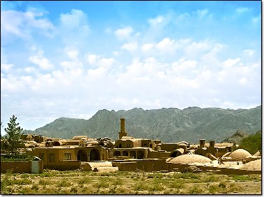 روستای خرانق  واقع در شهر اردکان