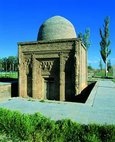 بقعه پیر تاکستان واقع در شهر قزوين