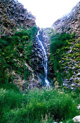 آبشار سردابه واقع در شهر اردبيل